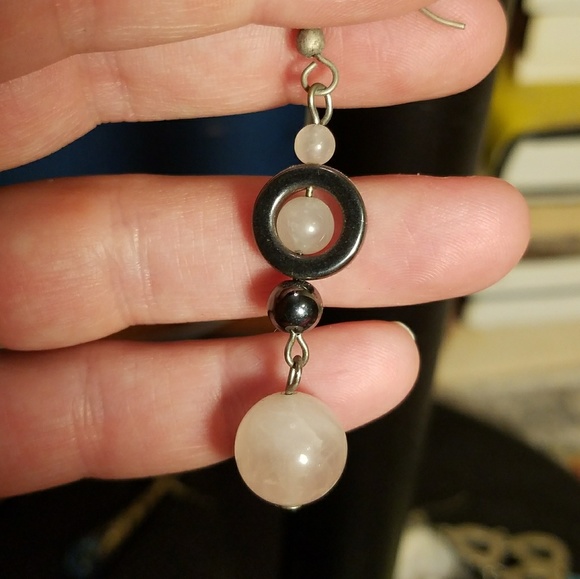 Rose quartz and hematite drop earrings - Picture 2 of 3